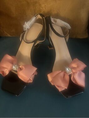 Coutgo satin bow knot sandal Ankle-Strap Heels with Rhinestone Accent